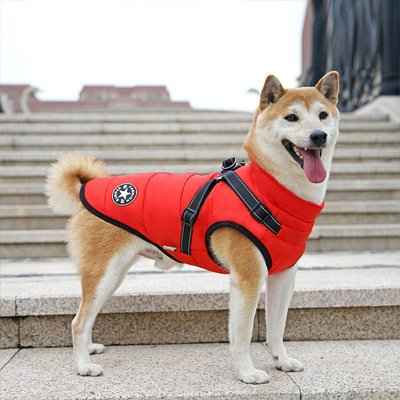 Manteau Chien imperméable avec harnais en rouge