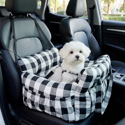 siège auto chien avec ceinture de sécurité motif noir blanc